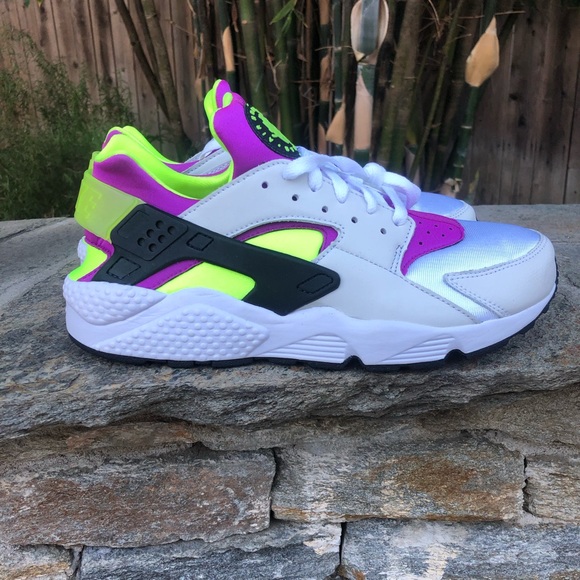 Nike Other - NWOB NIKE HUARACHE MENS SIZE 10.5